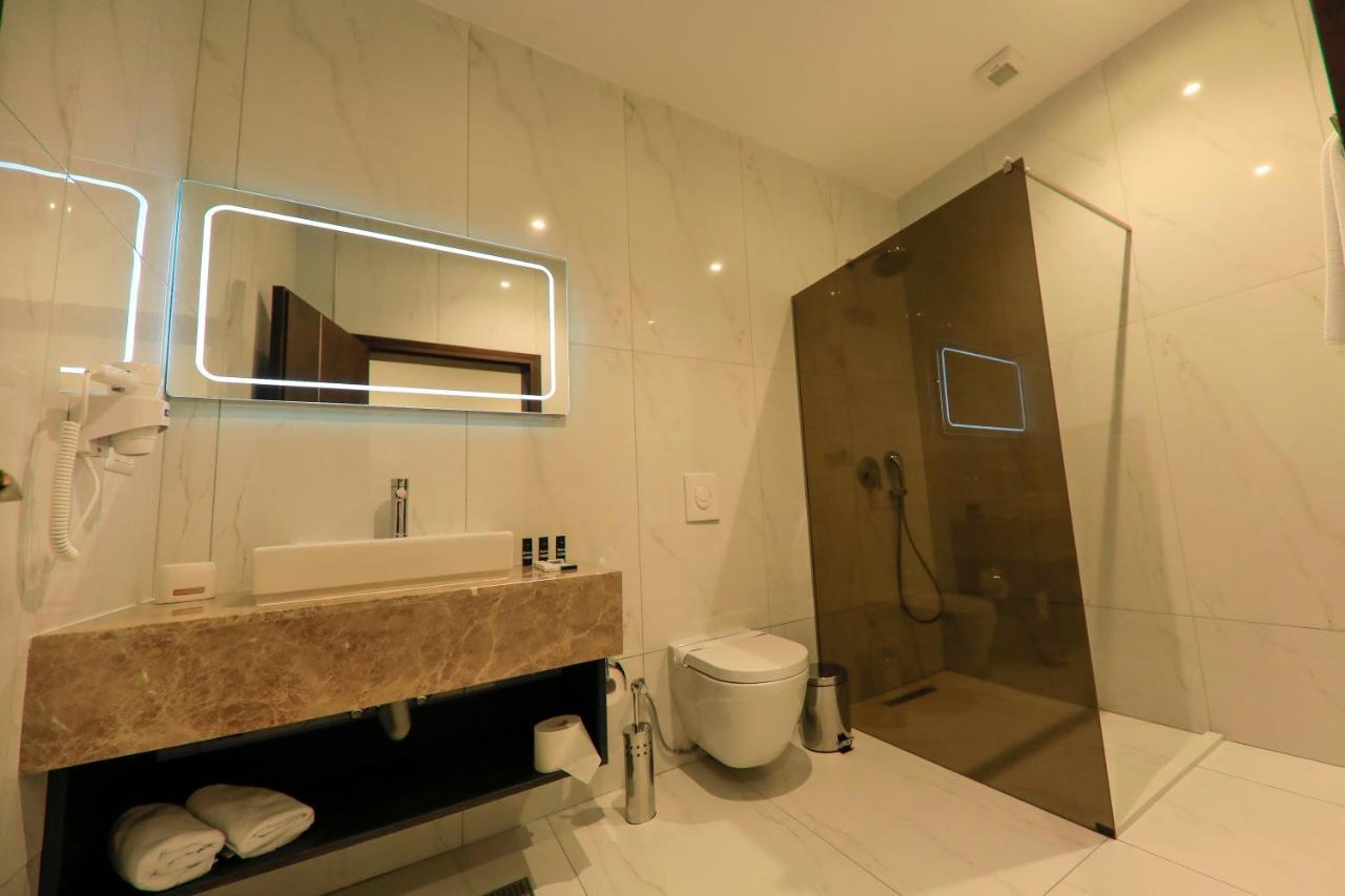 Premium Park Hotel Prizren Ngoại thất bức ảnh